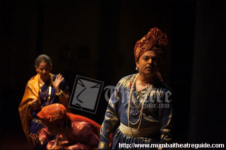 marathi natak Yonichya Maneechya Gujgoshti